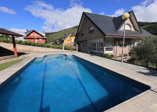 Villa in Carballeda, Ourense