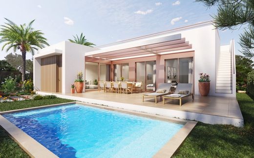 Villa in Playas de Orihuela, Alicante