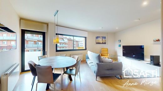 Apartment / Etagenwohnung in Girona, Provinz Girona