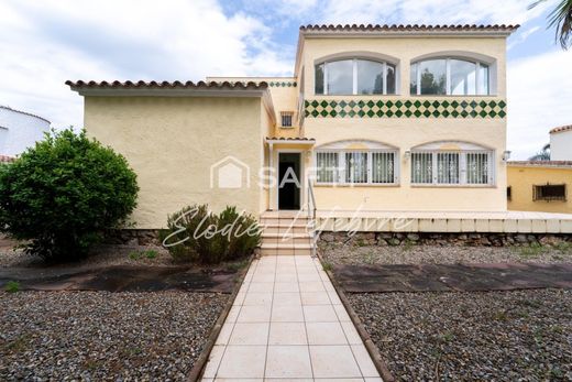 Villa Empuriabrava, Província de Girona