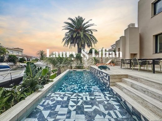 Villa in Empuriabrava, Province of Girona