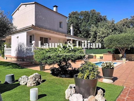 Villa in Avinyonet de Puigventós, Province of Girona