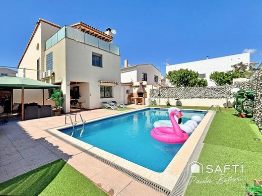 Villa in Sant Pere de Ribes, Province of Barcelona