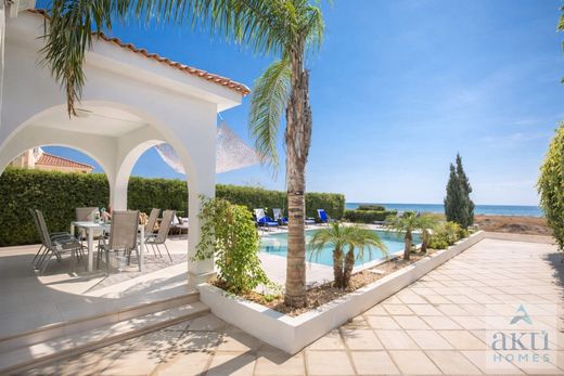 Willa w Ayia Thekla, Sotíra