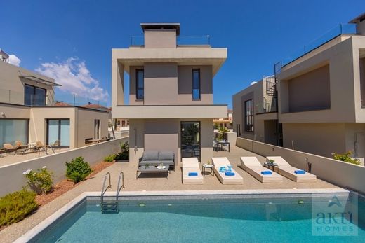 Villa Paralímni, Famagusta District