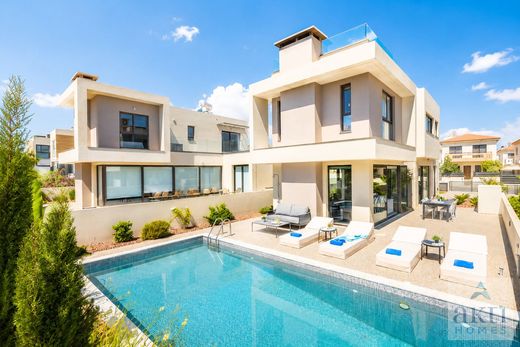Villa Paralímni, Famagusta District