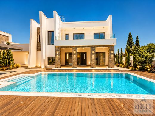 Villa a Protaras, Paralímni