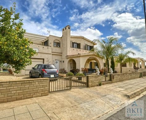 Willa w Derýneia, Famagusta District