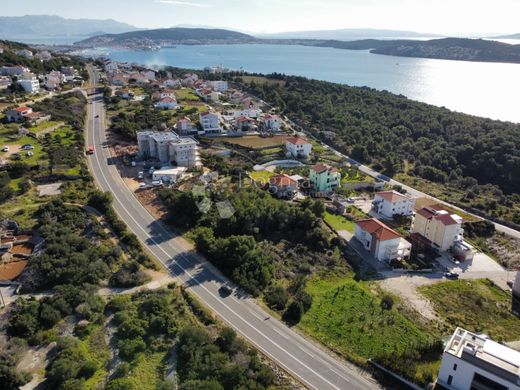 Terreno en Donji Seget, Seget