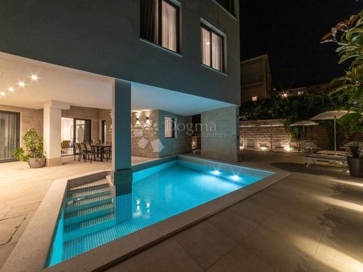 Luxury home in Trogir, Grad Trogir