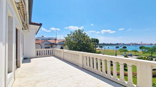 Lüks ev Umag, Grad Umag