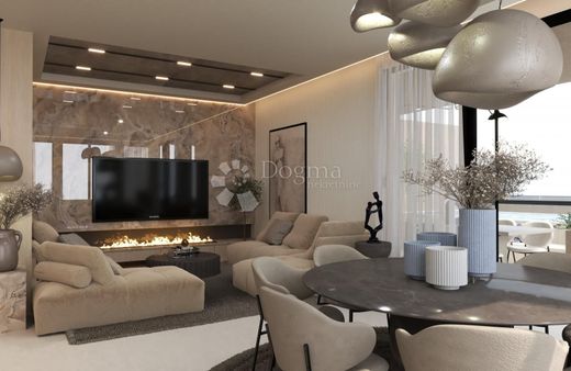 Opatija, Grad Opatijaのアパートメント