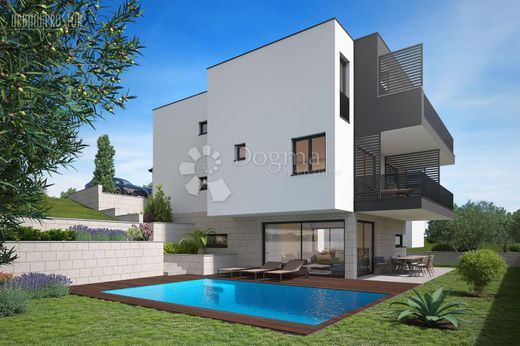 Rab, Primorsko-Goranskaの高級住宅