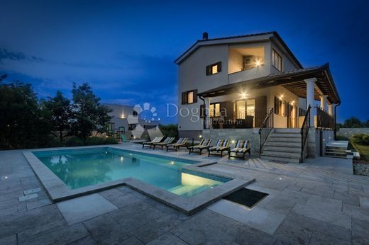 Casa de luxo - Svetvinčenat, Istria