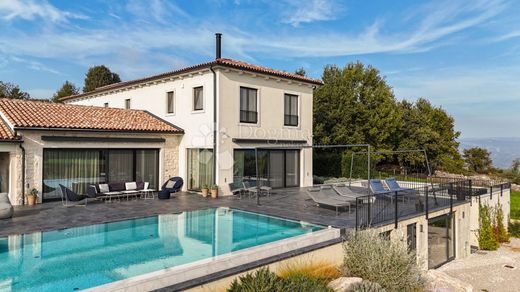 Luxury home for sale in Motovun