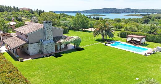 Lüks ev Medulin, Istria