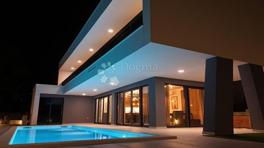 호화 저택 / Nin, Zadar