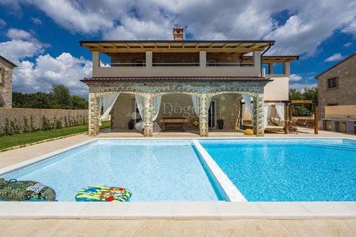 Maison de luxe à Svetvinčenat, Istria