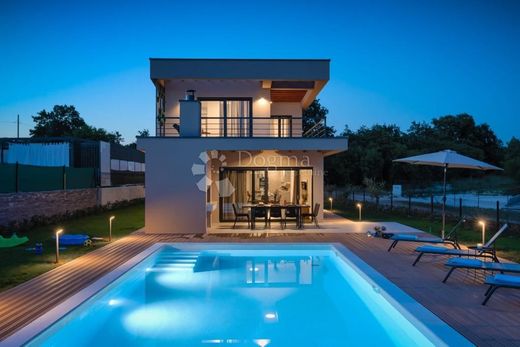 Maison de luxe à Svetvinčenat, Istria