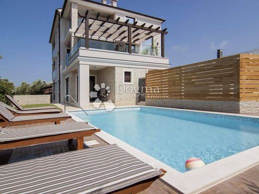 Luxe woning in Fažana, Fažana-Fasana