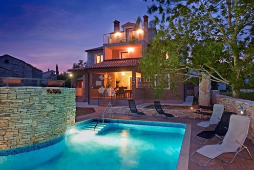 Maison de luxe à Svetvinčenat, Istria