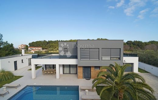 Luxury home in Pula, Grad Pula