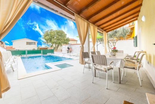 Casa de luxo - Pula, Grad Pula