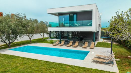 Lüks ev Vodnjan, Grad Vodnjan