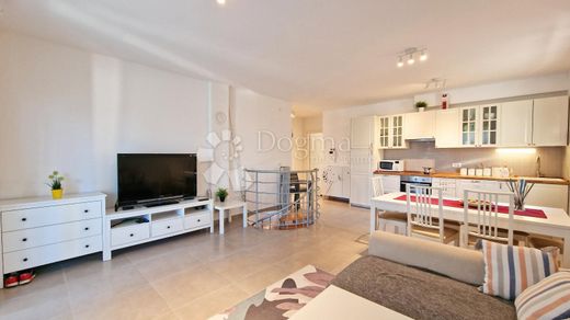 Apartment for sale in Fažana