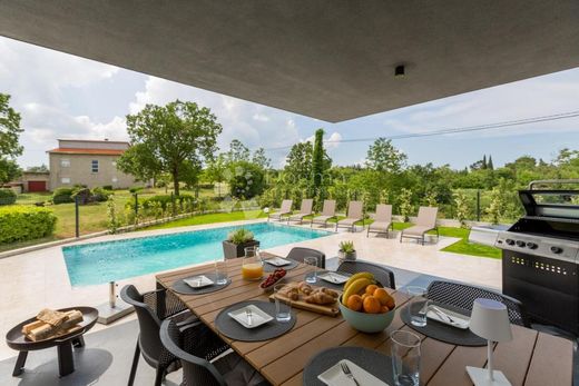 Luxury home in Žminj, Istria