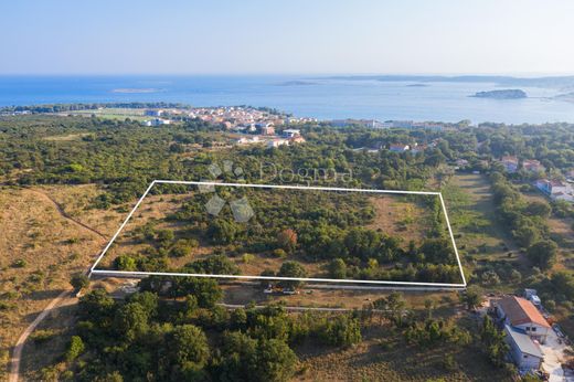 Land for sale in Medulin