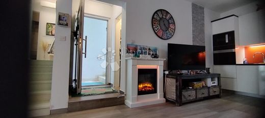 Apartment for sale in Omišalj