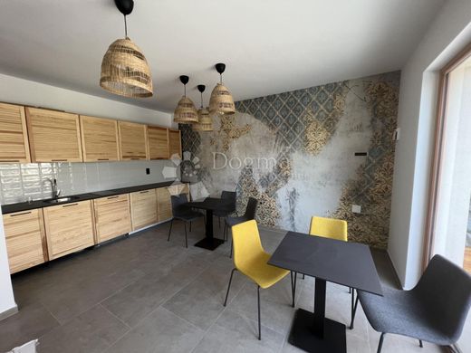 Casa de luxo - Pula, Grad Pula