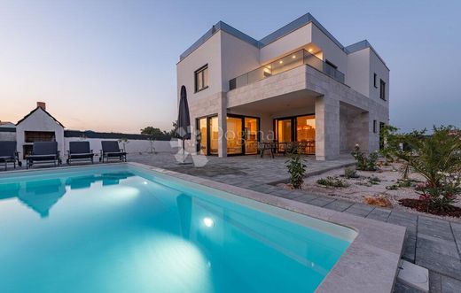Casa de lujo en Nin, Zadar