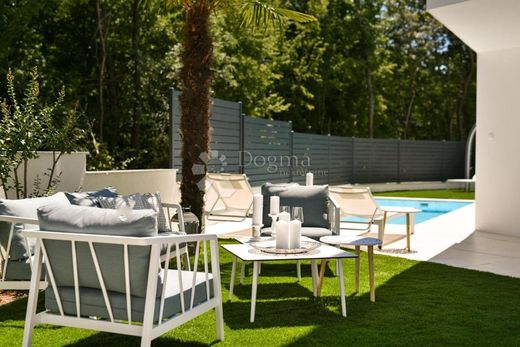 Apartment for sale in Omišalj