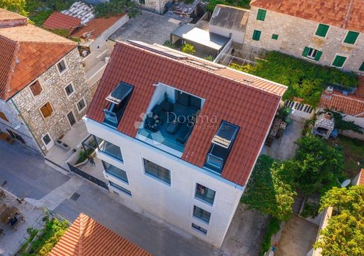 Luxe woning in Postira, Split-Dalmatia