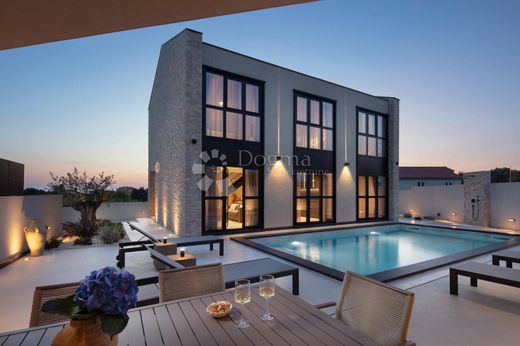 Casa de lujo en Poličnik, Zadar