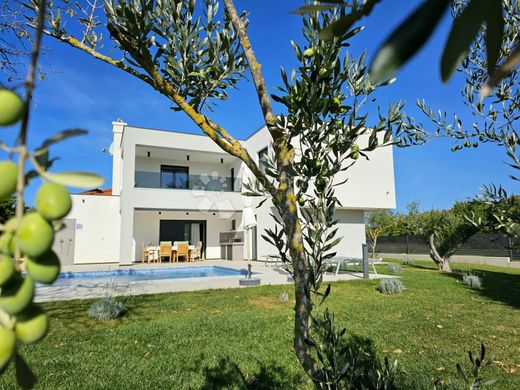 Casa de lujo en Marčana, Istria