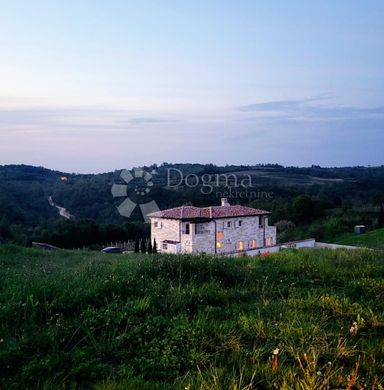 Buje, Grad Bujeの高級住宅