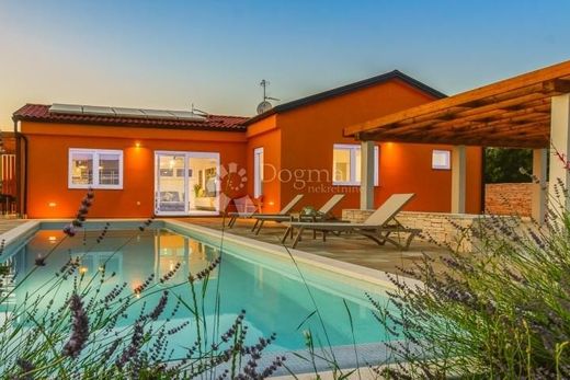 Maison de luxe à Svetvinčenat, Istria