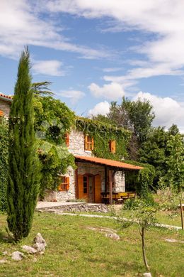 Luxury home in Lupoglav, Istria