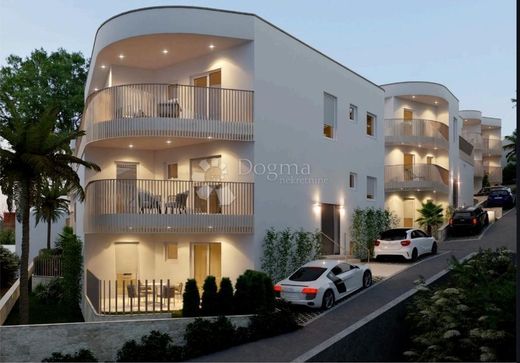 Apartment / Etagenwohnung in Rogoznica, Rogoznica Općina