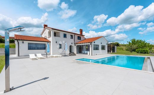 Luxury home in Motovun, Motovun-Montona
