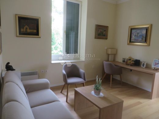 Apartment / Etagenwohnung in Opatija, Grad Opatija