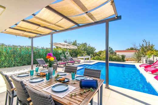 Maison de luxe à Svetvinčenat, Istria