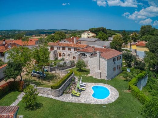 Luksusowy dom w Tinjan, Istria