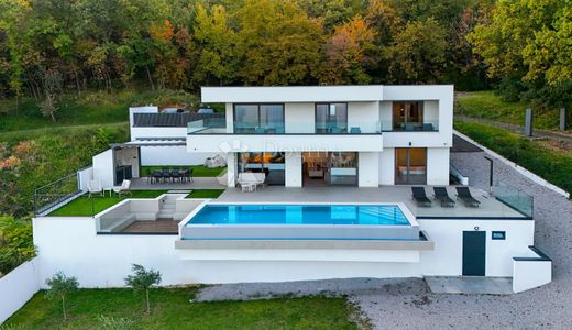 Maison de luxe à Lovran, Primorsko-Goranska