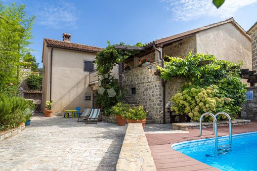 Luxury home in Gračišće, Istria