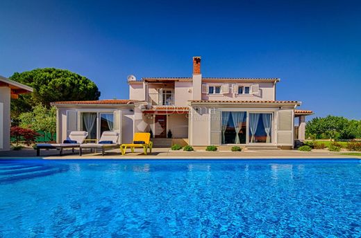 Fažana, Fažana-Fasanaの高級住宅