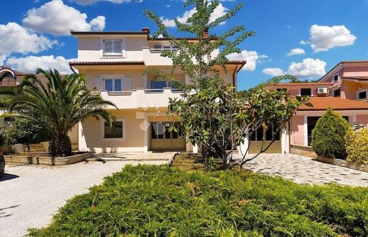 Casa di lusso a Pola, Grad Pula